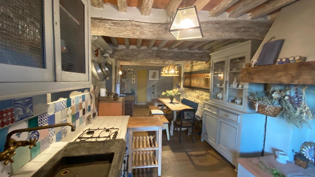 Residenza Buggiano Antica B&B - Charme Apartment In Tuscany Борго-а-Буджано Экстерьер фото
