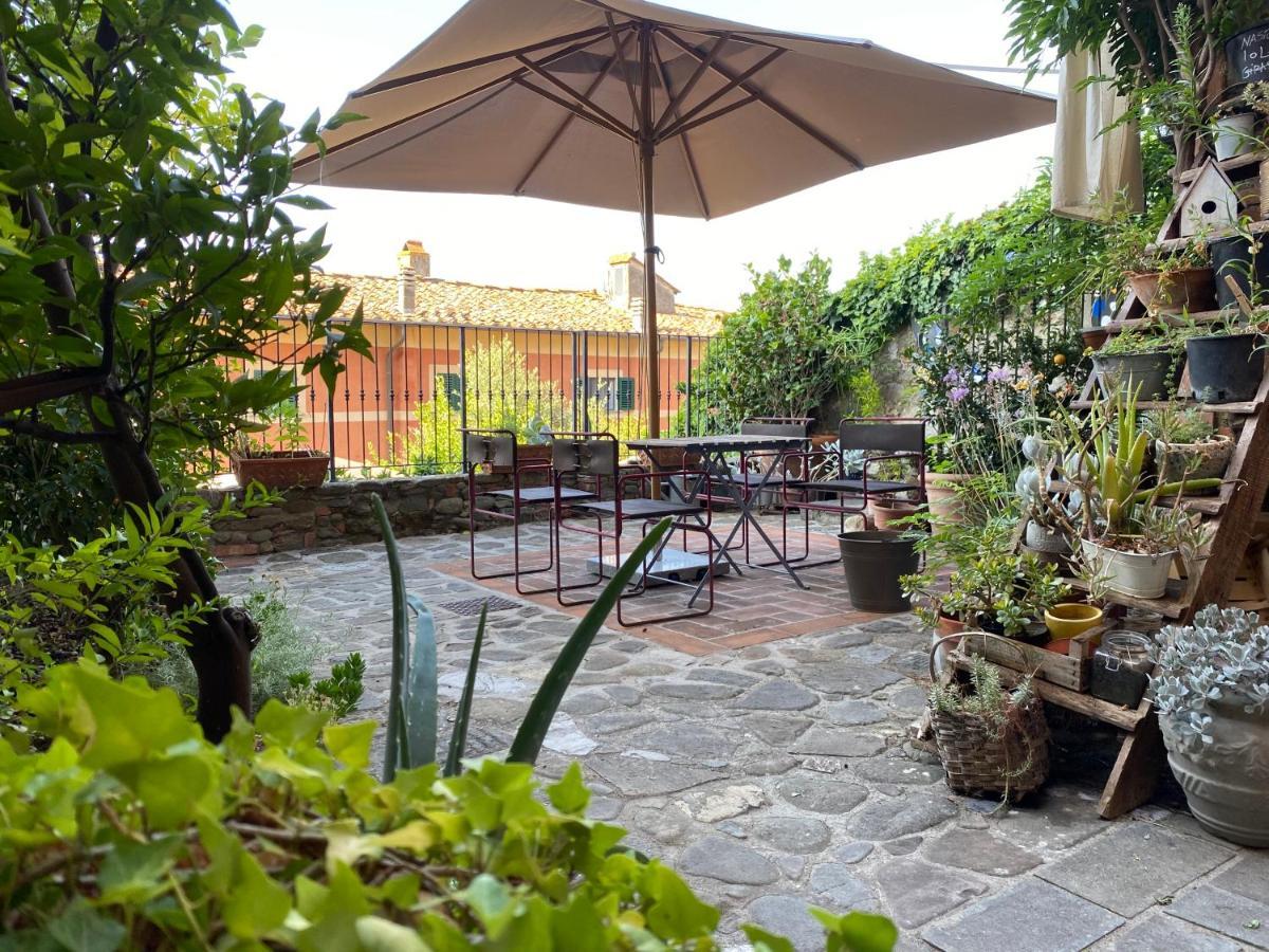 Residenza Buggiano Antica B&B - Charme Apartment In Tuscany Борго-а-Буджано Экстерьер фото