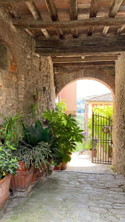 Residenza Buggiano Antica B&B - Charme Apartment In Tuscany Борго-а-Буджано Экстерьер фото